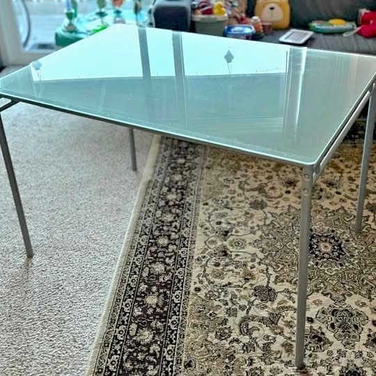 *Moving out sale*- Glass Top Dining Table – Perfect for Your Home!