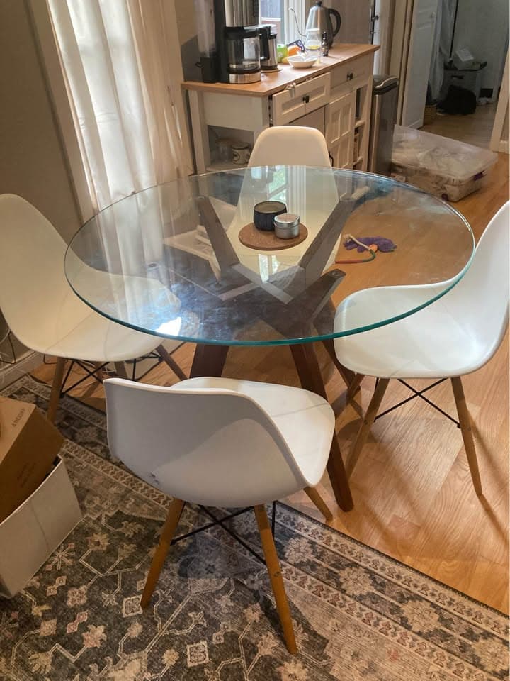 Beautiful west elm dinning table and chairs